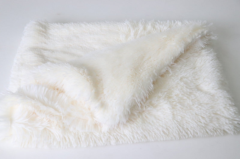 Cozy Plush Pet Mat – Double Blanket Comfort